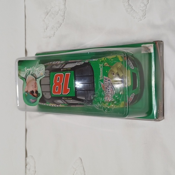 Nascar #18 2004 Bobby Labonte Interstate Batteries Chevy Pontiac Shrek 2 - Picture 3 of 14